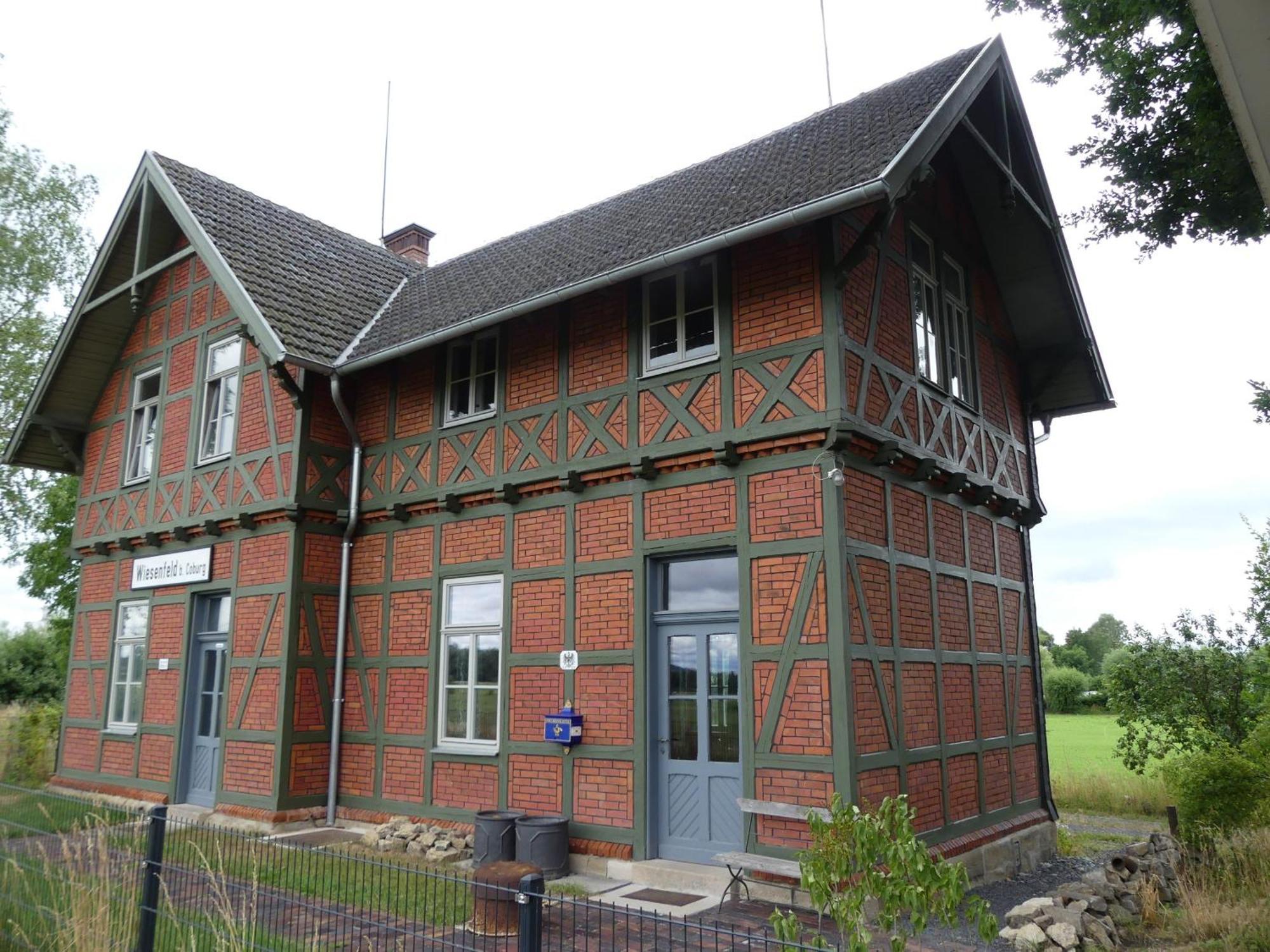 Ferienwohnung Bahnhof 1892 Meeder Exterior foto